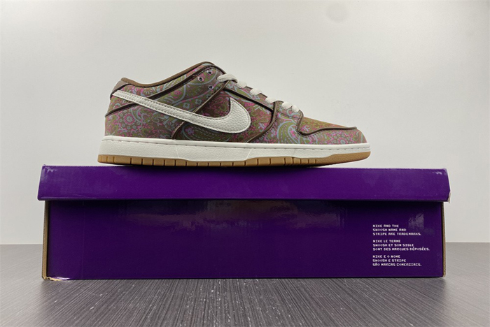 NIke SB Dunk Low “Paisley”  DH7534-200