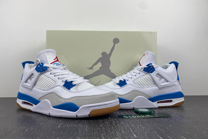 Nike SB x Air Jordan 4  DR5415-104