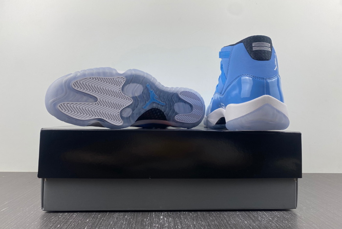 Air Jordan 11 717602-900