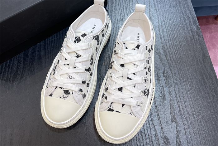 amr - ab014 skel top low white black Di*m*nd (to be customized 5-7 days)