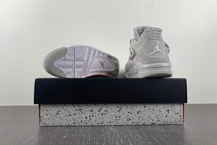 Air Jordan 4 WMNS “Frozen Moments”  AQ9129-001