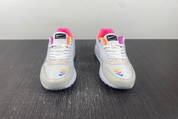 Nike Air Max 1 Unlock Your Space  FN0608-101