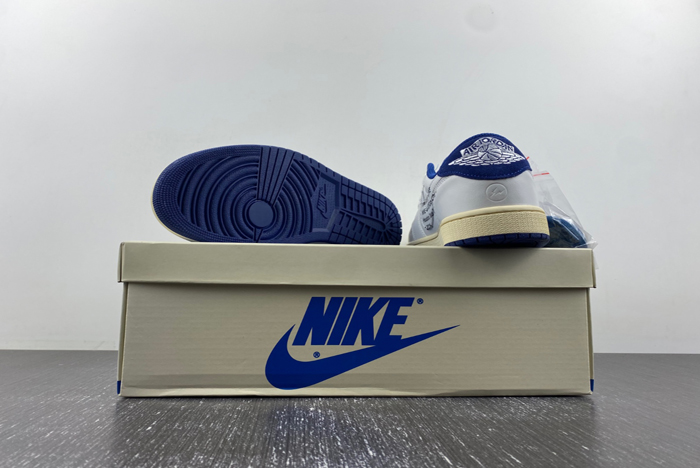 OFF-WHITE x Travis Scott x Air Jordan 1 OW  DM7890-111