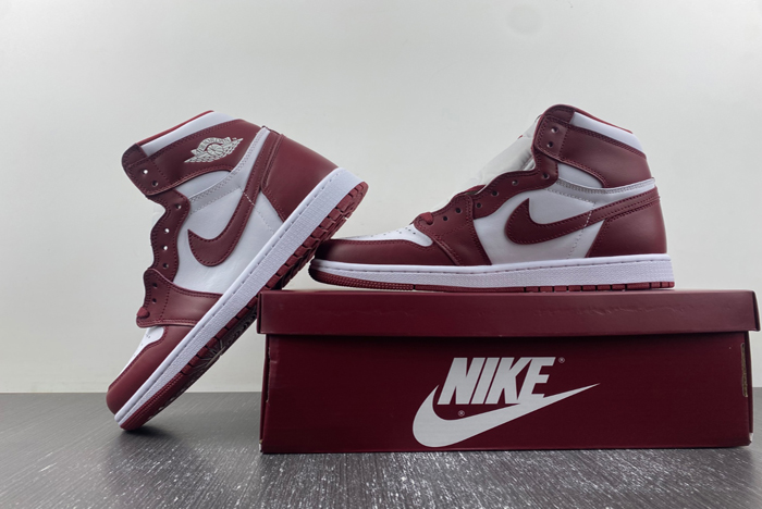 Air Jordan 1 High OG “Team Red”  DZ5485-160